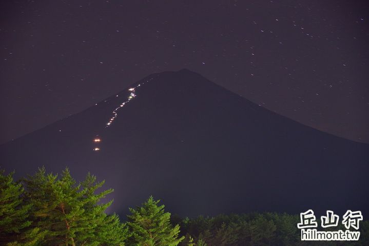 富士山登山道燈火通明
